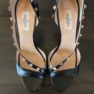 NEW Valentino Rockstud black pump EU 39/ US 9